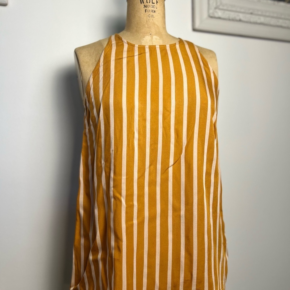 Old Navy women’s striped sleeveless top small